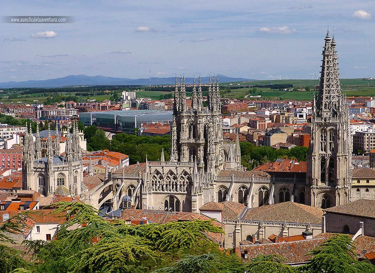 Burgos — Catedral gótica desde el Castillo